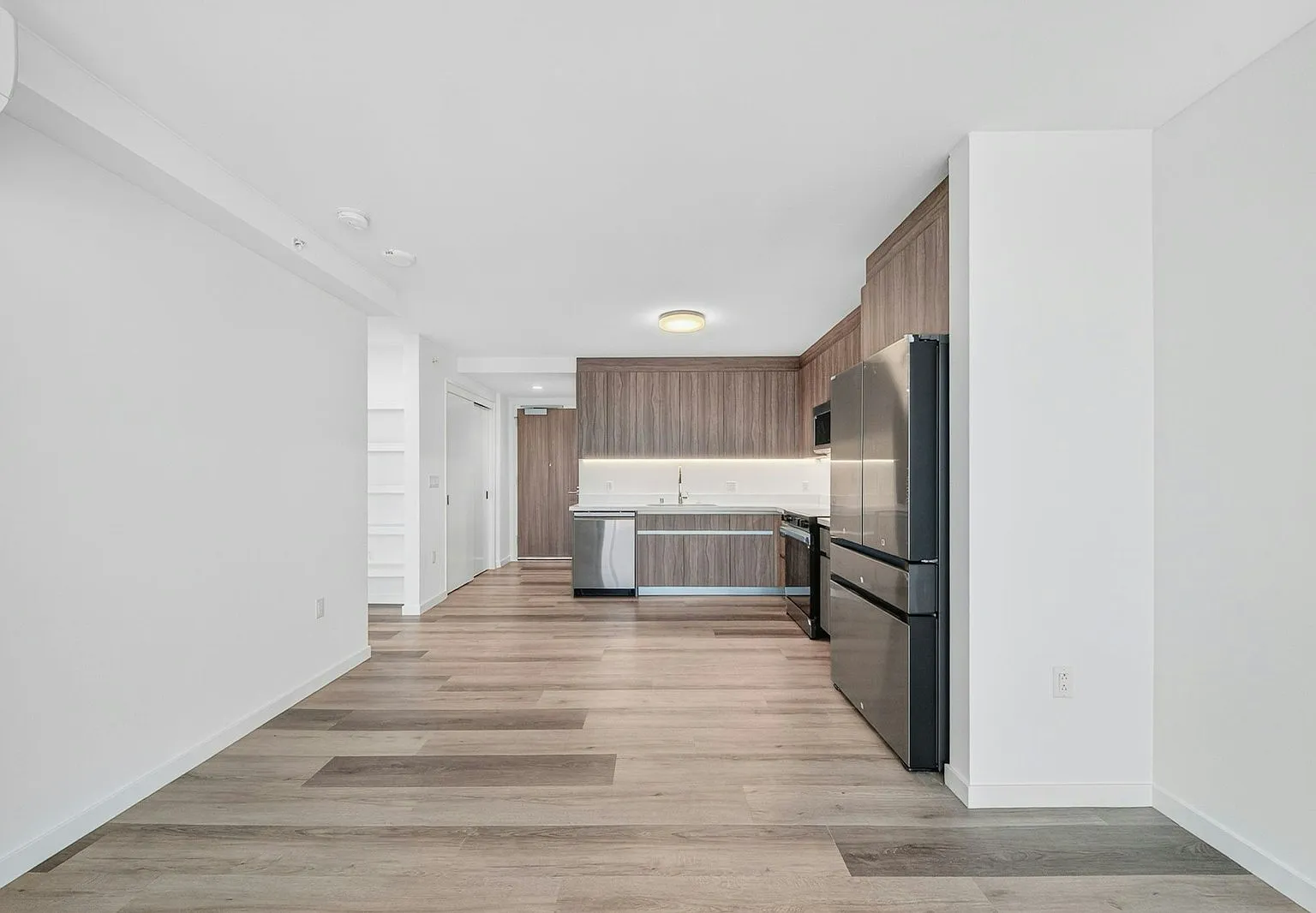 1500 Rycroft Street, Unit 3305 — Photo 1