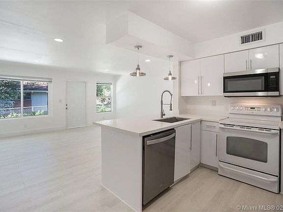 2nd image of 1301 NE 147th St