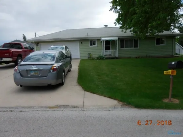 2716 Worth St, Oregon, OH 43616