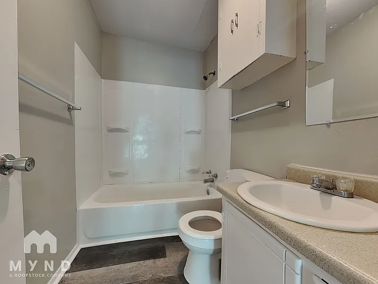 404 N Kenwood Rd — Photo 13