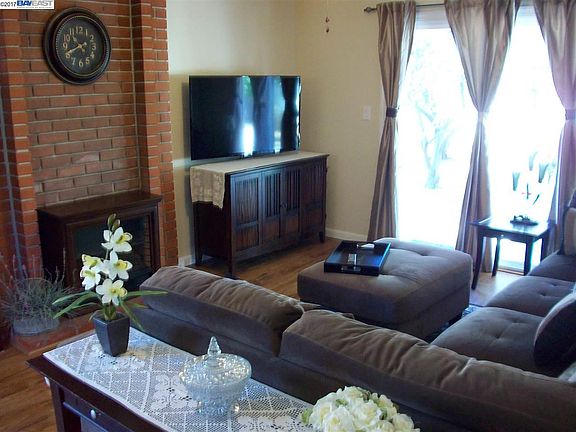 5th image of 44577 Camellia Dr