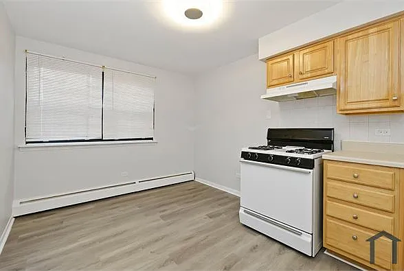 1528 W 99th St #1GB — Photo 5