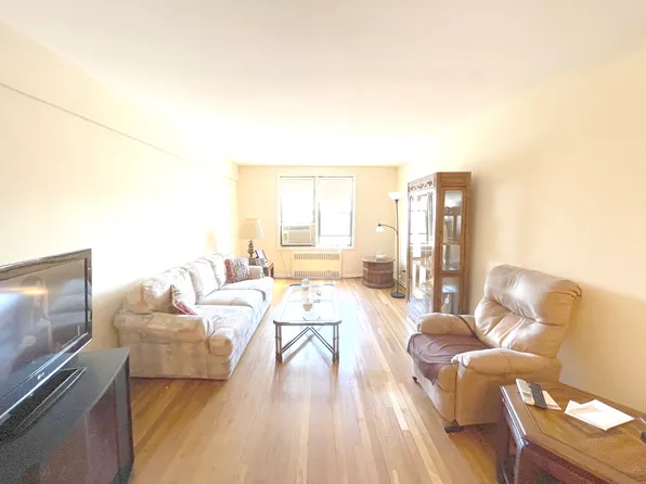 3021 Avenue Z image 1 of 15