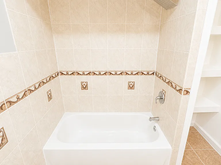 734 1/2 S 15th St #2 — Photo 9