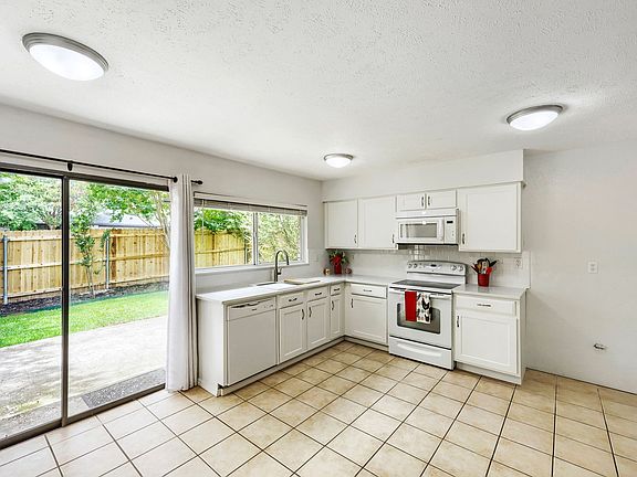 5th image of 4117 Brookmoor Dr