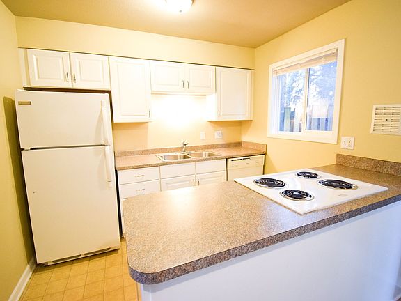 3rd image of 5025 SW Menlo Dr APT 1