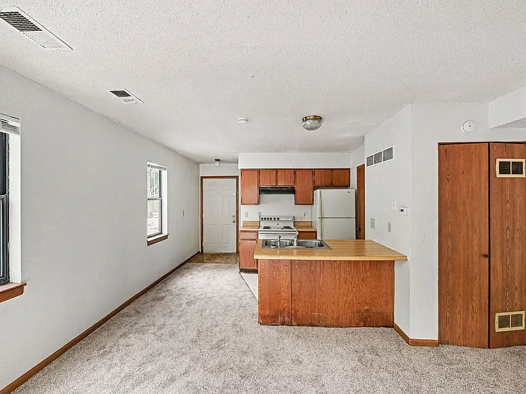 8213 N Everton Ave — Photo 4