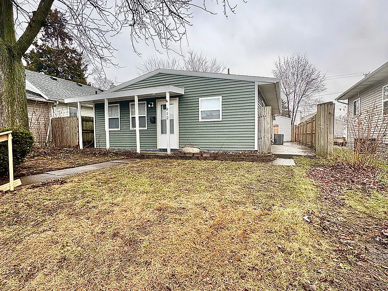 812 Jackson St — Photo 2