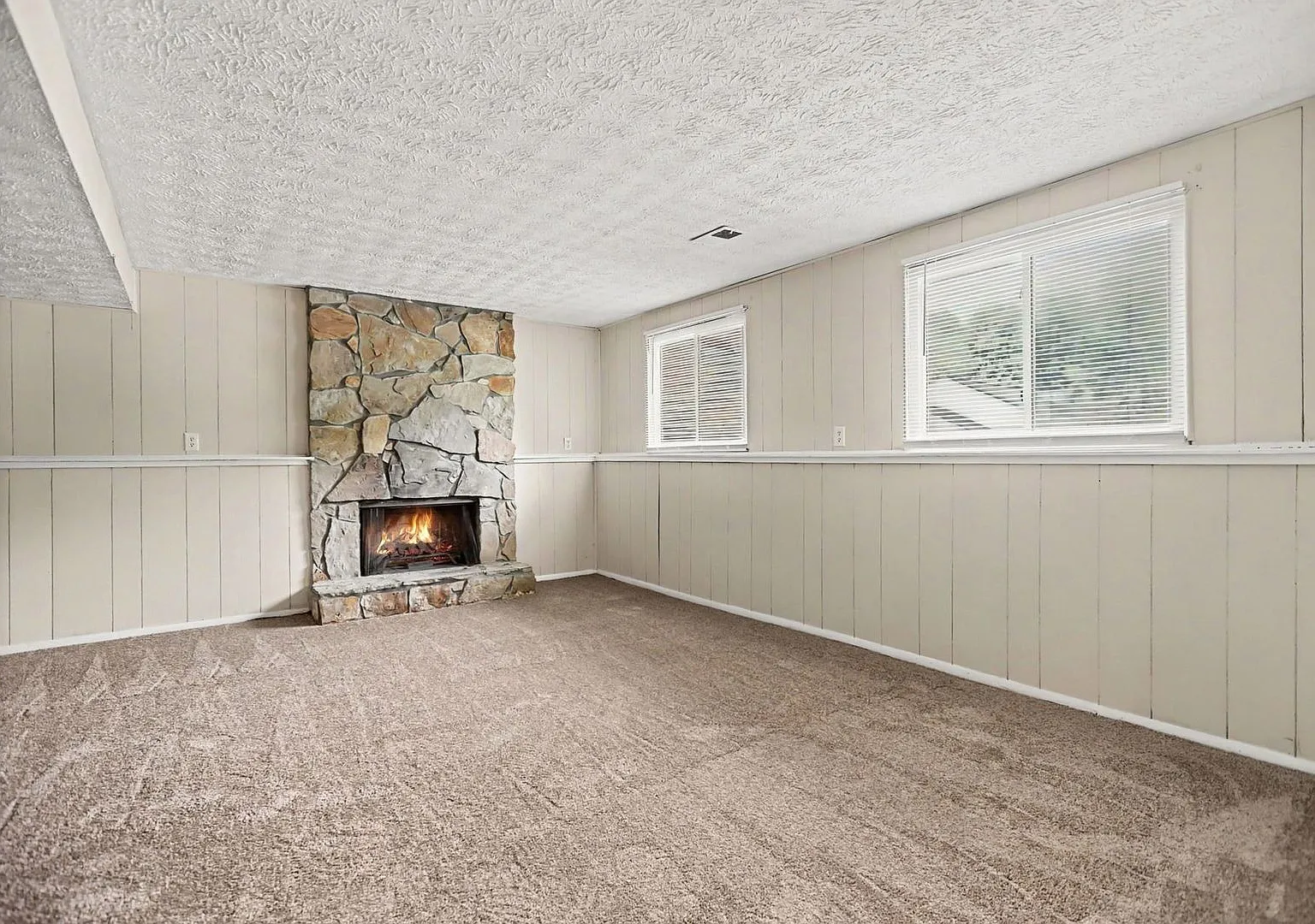 4 Bedroom 2 Bath House — Photo 4