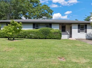 321 Village Dr, Auburn, AL 36830