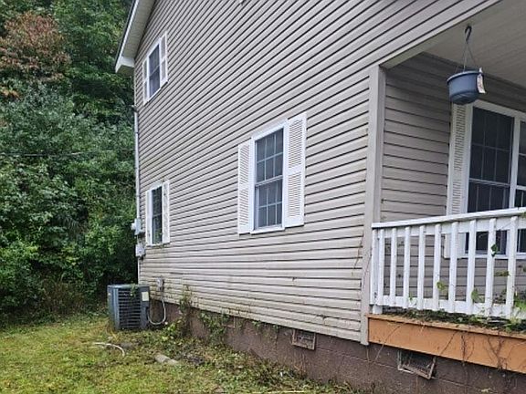 3rd image of 256 Add Hollow Rd