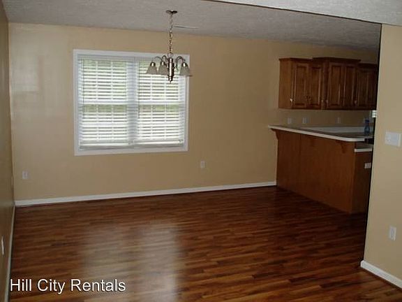 4th image of 1062 Connie Dr