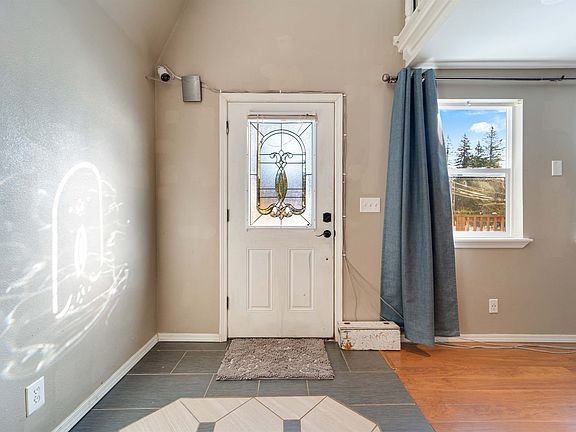 3rd image of 8613 Golden Valley Dr