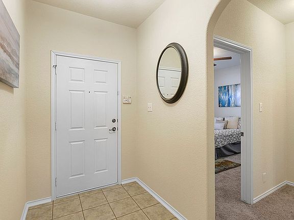 4th image of 3771 Columbia Dr