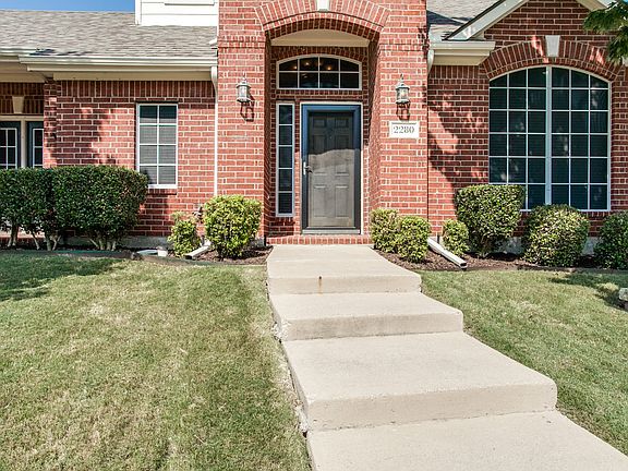 2nd image of 2280 Garden Crest Dr
