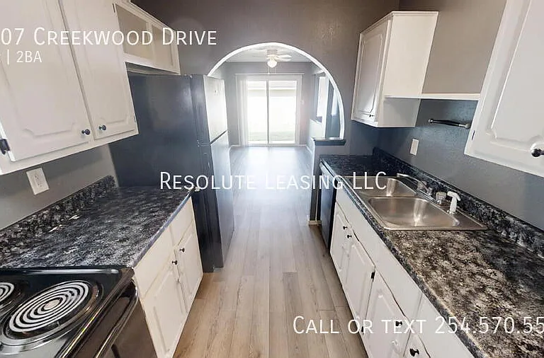 2107 Creekwood Dr — Photo 10