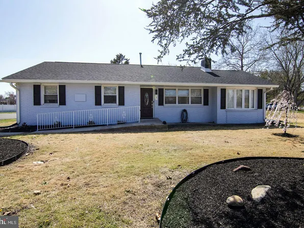 1 Myers Ave, Berlin, NJ 08009