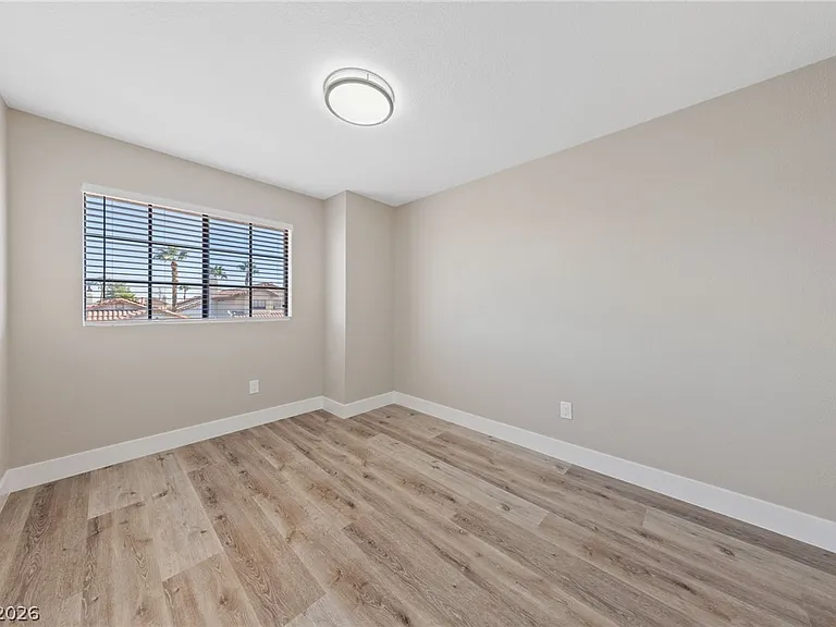 7627 Kalmalii Ave — Photo 24