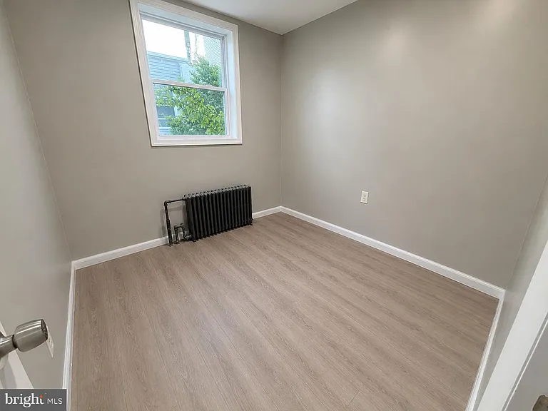 1322 S Newkirk St — Photo 11