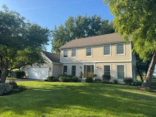 5720 Wild Ash Ln, Crystal Lake, IL 60012