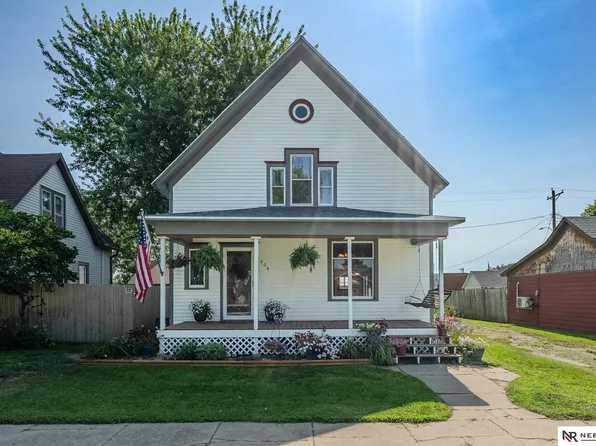 208 N Myrtle St, Hooper, NE 68031