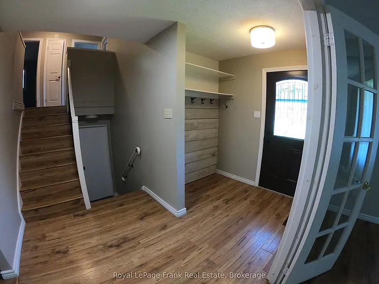 1167 Weller St #MAIN FLOOR — Photo 6