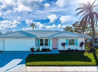 1318 Bottlebrush Dr, Bradenton, FL 34208