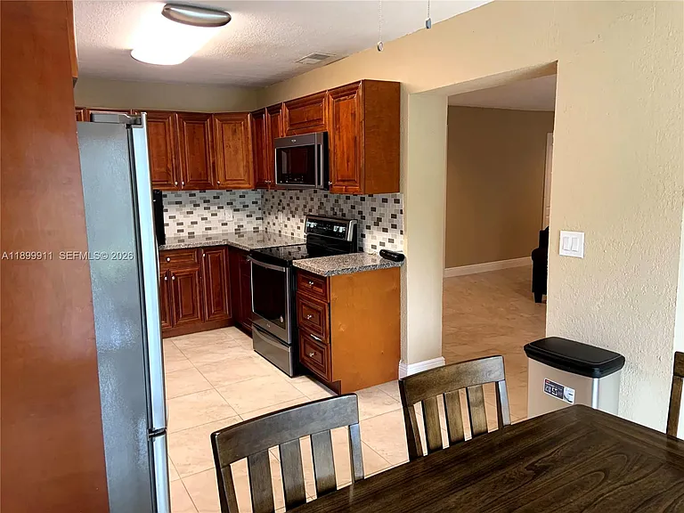 6407 SW 5th St — Photo 18