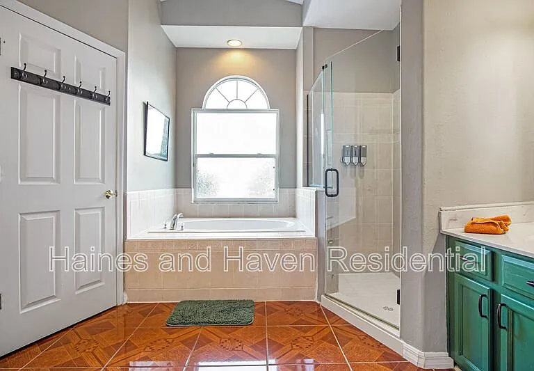 403 Corvina Dr — Photo 35