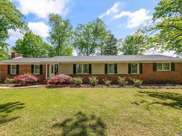 56 York Dr, Rogersville, AL 35652