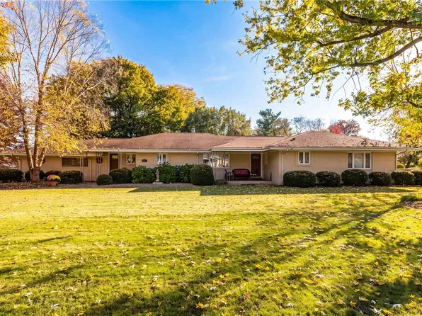 111 Hillcrest Ave, Beaver Falls, PA 15010