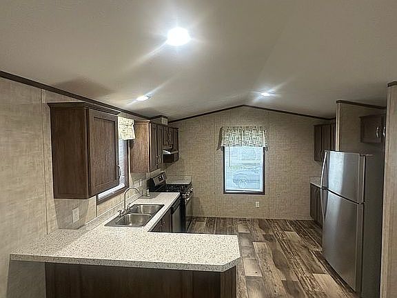 2nd image of 25 Rockland Ave
