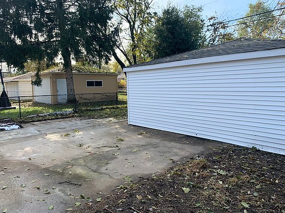 5th image of 14334 Avalon Ave