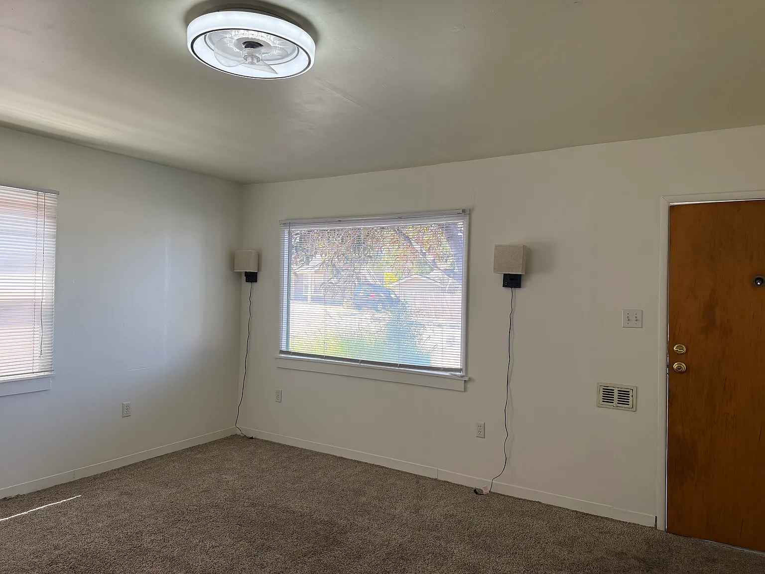 620 Johnson Ave — Photo 2