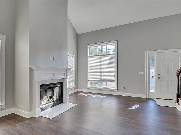 2909 Aylesbury Dr — Photo 8