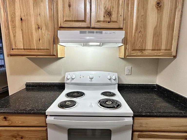 Shalamar Apartments — Photo 14