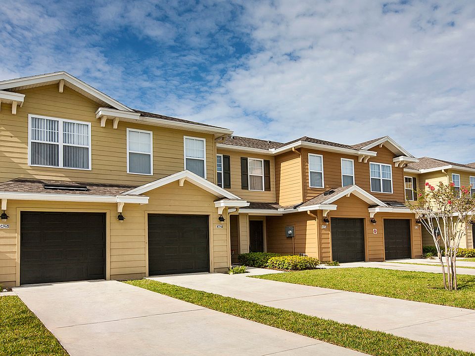 Exterior Building w/ Garages