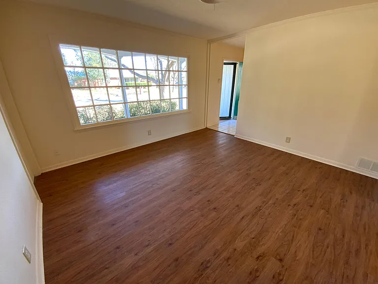 2826 Shady Hill Dr — Photo 10