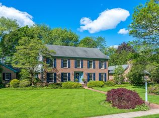 1 Silverwood Rd, Moorestown, NJ 08057