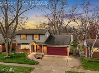 11467 Russell Ave, Plymouth, MI