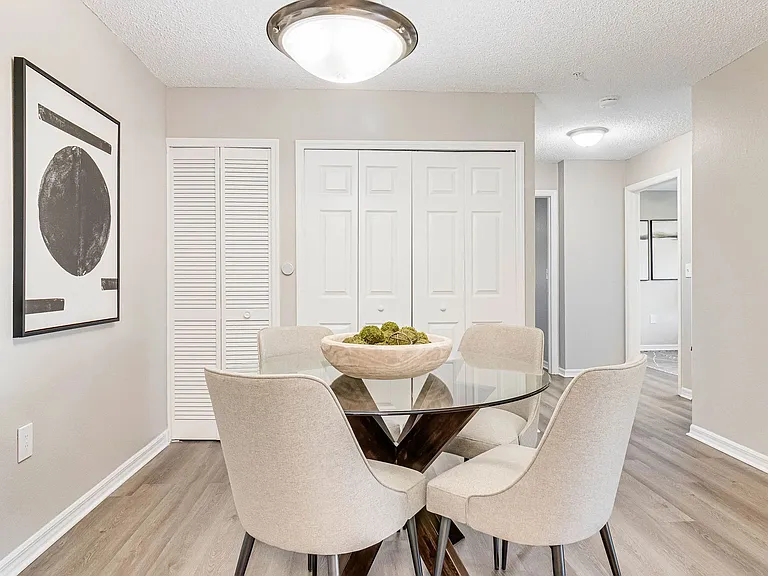 Separate dining areas offer seamless entertainment and easy conversations.