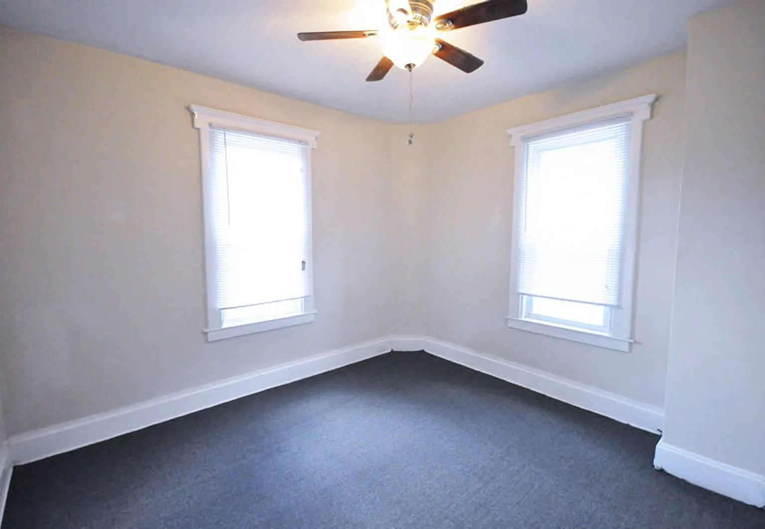 6 bed, 2.0 bath, $3,895 — Photo 3