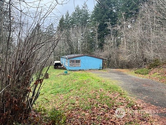 2nd image of 61 NE Creekside Place