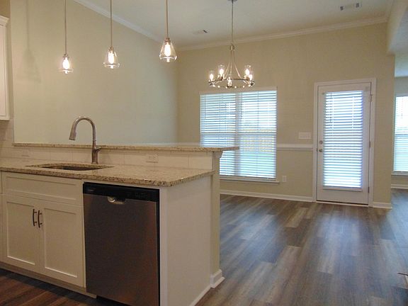 3rd image of 7092 Paisley Cir