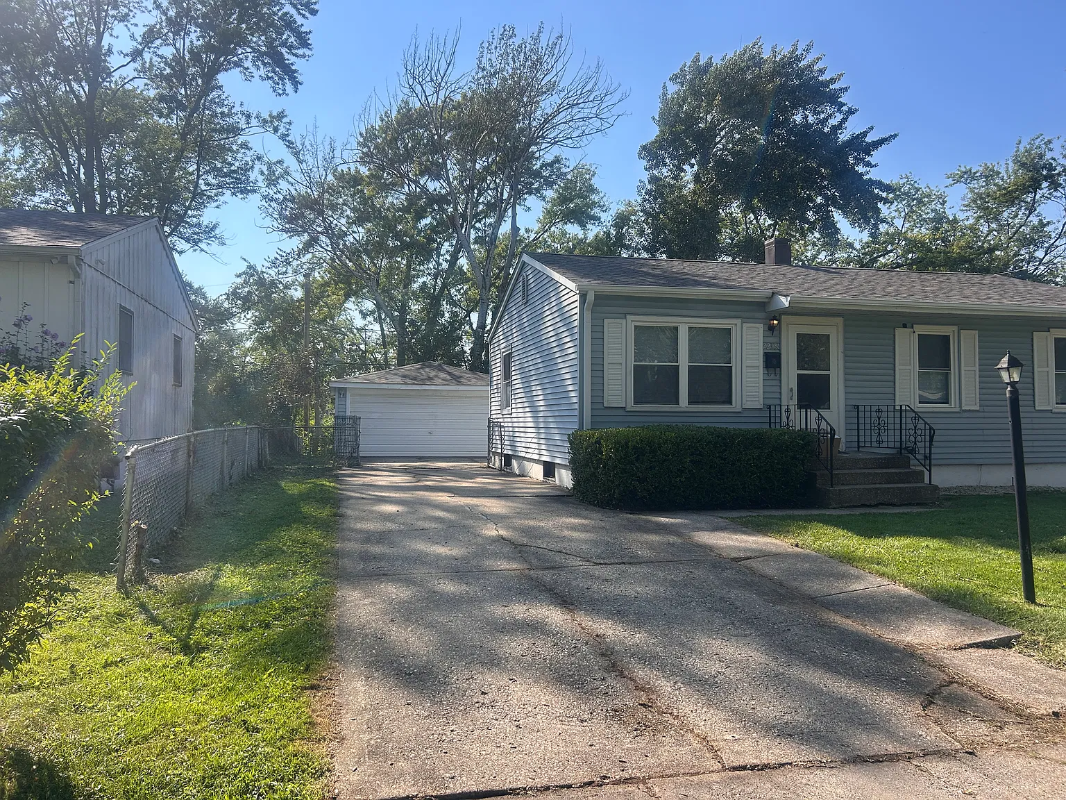 3 bed, 920 sqft, $1,900 — Photo 4