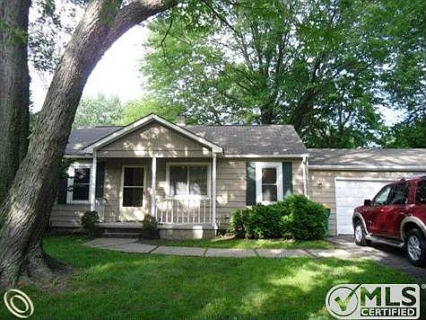 21232 Flanders St photo 1