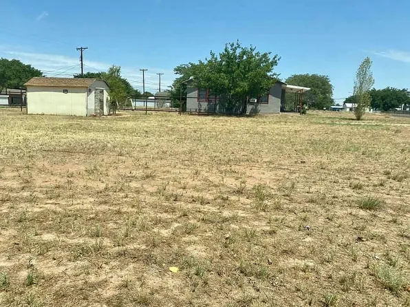 510 SW 8th St, Seminole, TX 79360