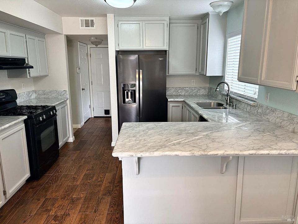 2nd image of 107 Freedom Court