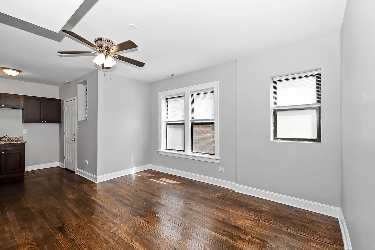 Building Photo - 7121 S East End Ave #3B