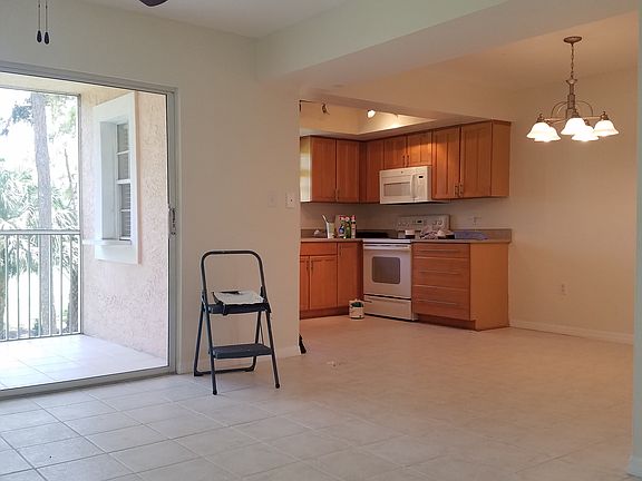2nd image of 481 Quail Forest Blvd APT 204